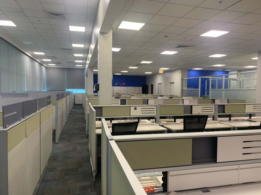 Glass-walled executive meeting room inside commercial building in Marbella Panama
