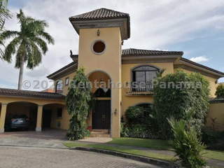 House for Sale in Costa del Este - 4 bedrooms