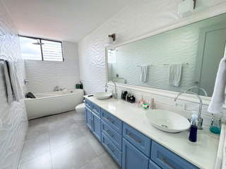 Apartment for Sale in San Francisco - 3 bedrooms