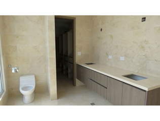 Apartment for For Rent & Sale in San Francisco - 3 bedrooms