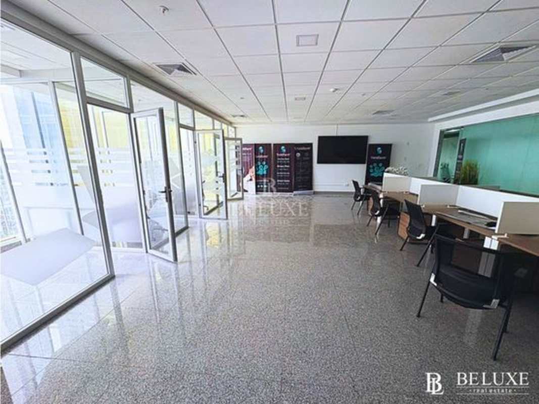 Furnished High Floor Office 165m² BICSA Financial District