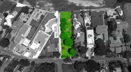 Vacant beachfront lot with mature trees and ocean view in Coronado Panama