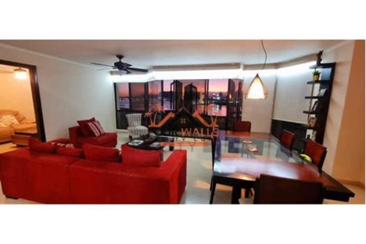 Outdoor swimming pool and sundeck PH Mediterraneo Punta Paitilla Panama