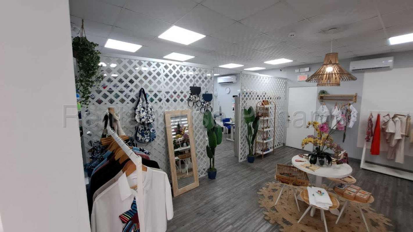 Upper floor retail or office space with window lighting in San Francisco commercial property