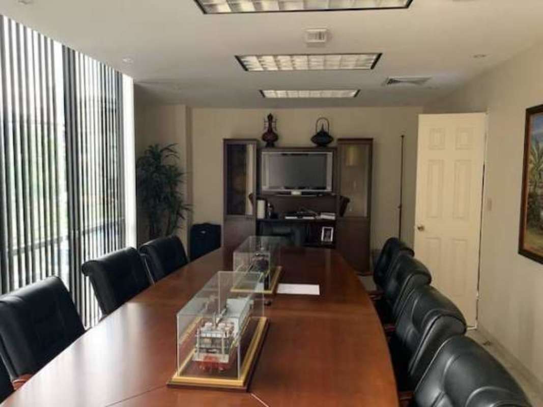 Spacious reception lobby area inside Obarrio business building for sale, ready offices