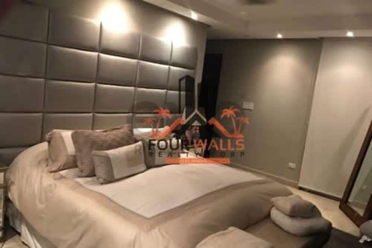 Contemporary bathroom with tile walls, walk-in shower at PH Cascadas Panama City