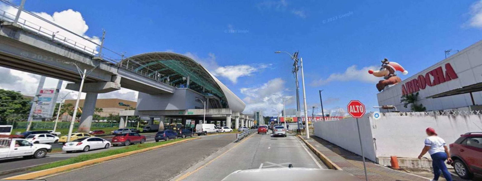 Main entrance access of large commercial land parcel in Brisas del Golf Panama facing main avenue