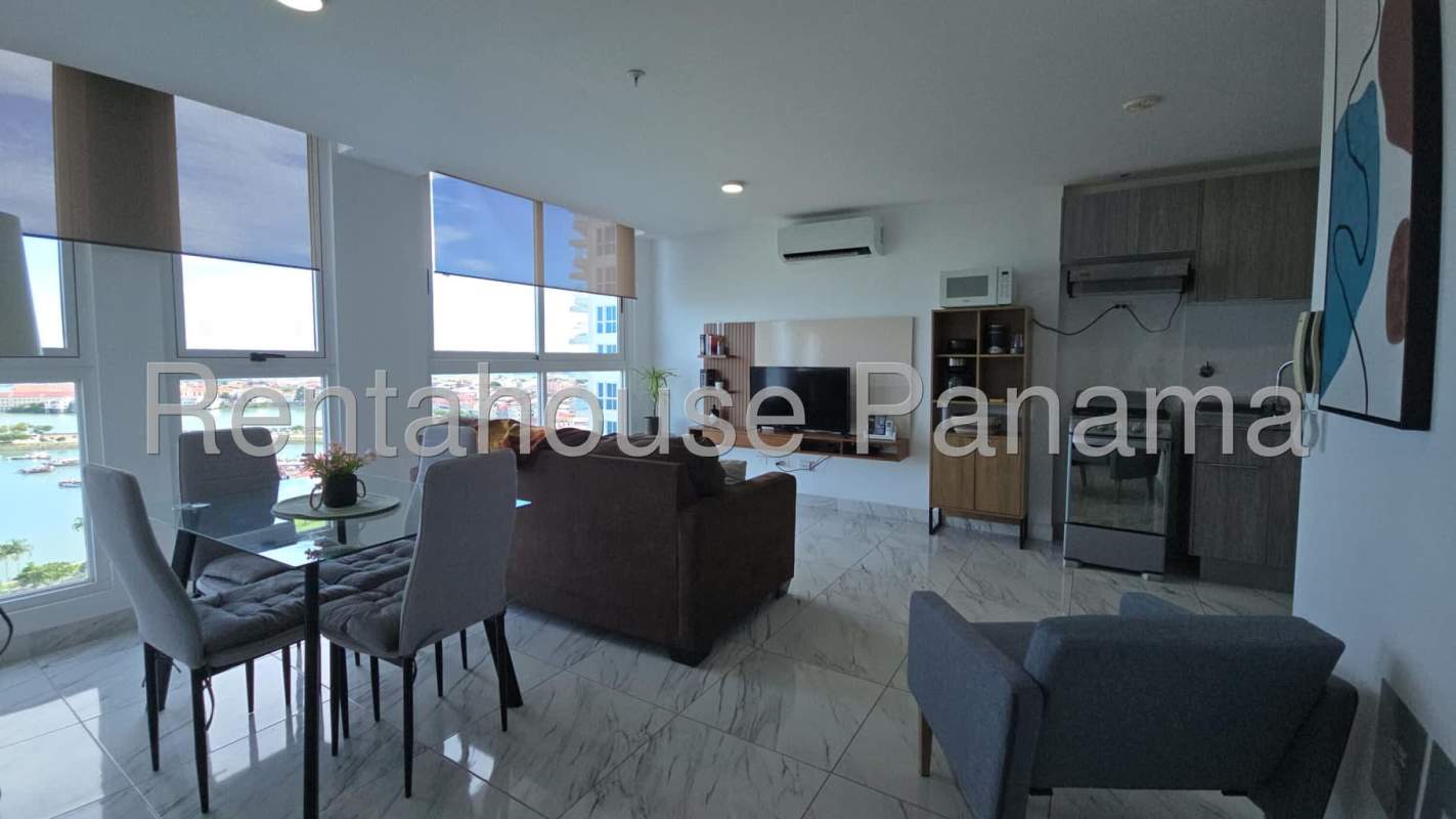 Modern bathroom with patterned tile, vanity PH The Sands Panama