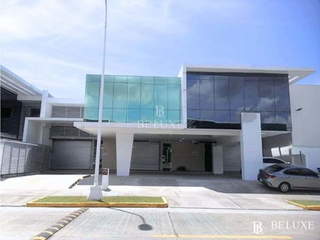 Warehouse / Commercial Building for Sale in Parque Lefevre - 0 bedrooms