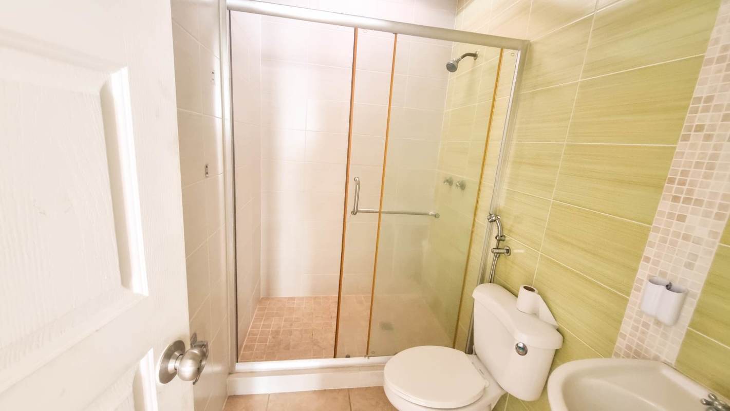 Modern two-story townhouse with balcony in PH Alpes Brisas del Golf Panama