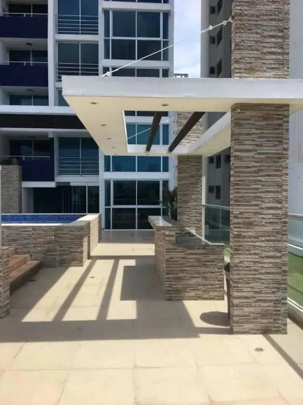 Outdoor swimming pool and bar entertainment area at PH Arenas Park Parque Lefevre Panama