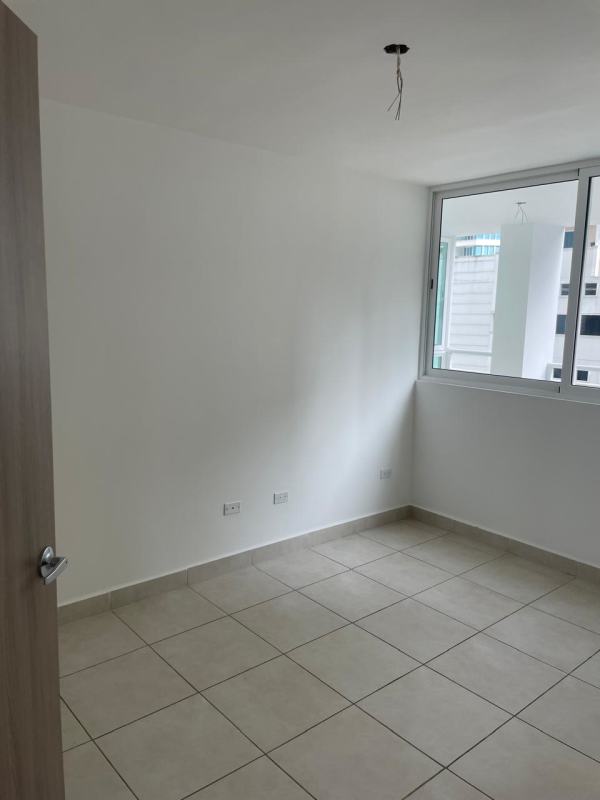 Sunroom or balcony with glass railings floor-to-ceiling windows at PH Mare 700 Edison Park Panama