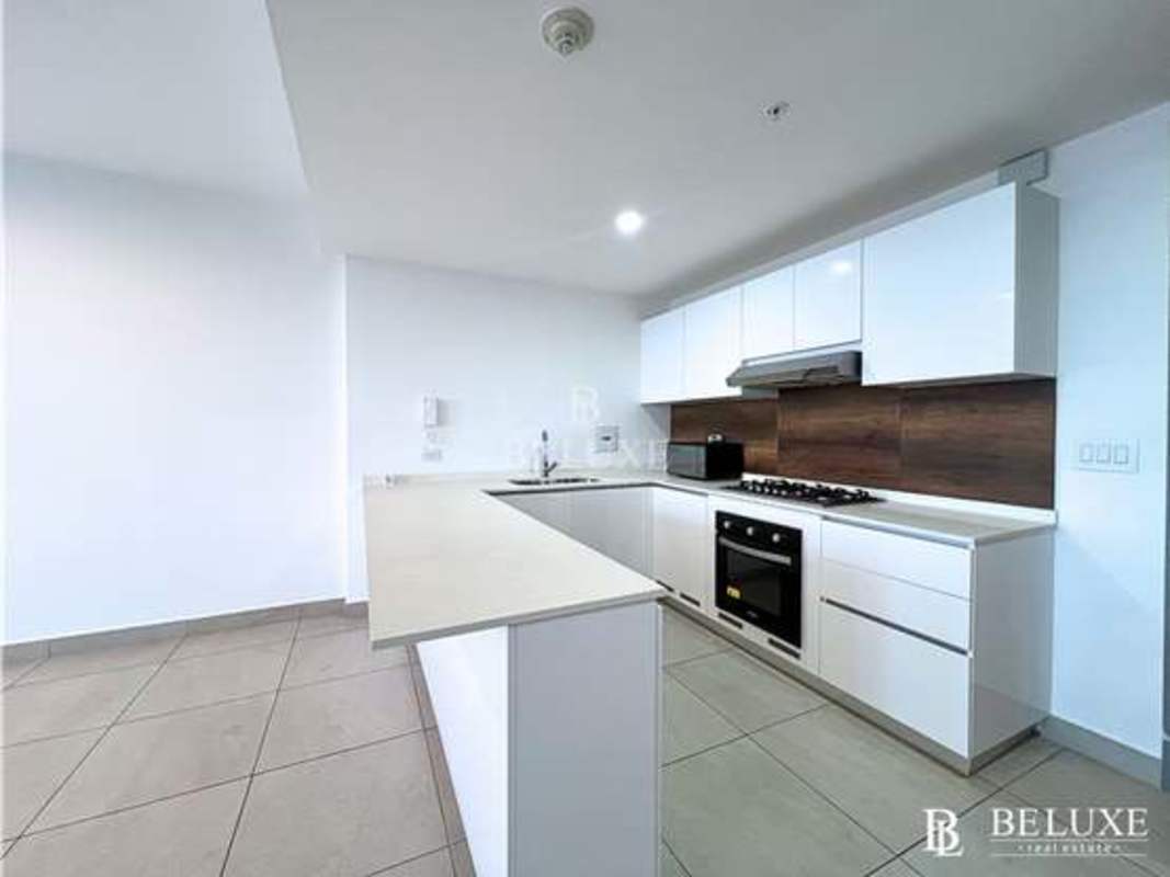 Coworking space modern gym and rooftop pool amenities PH Van Gogh El Cangrejo for rent Panama City