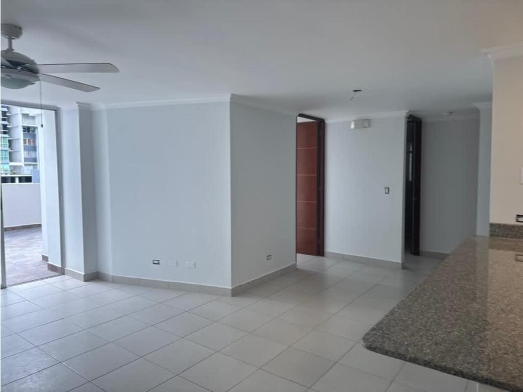 Bright living room with sliding doors to terrace in PH Central Park Torre Park 12 de Octubre Panama City
