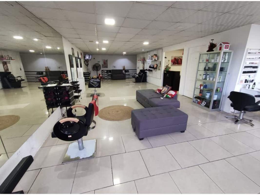 Spacious salon with seats, mirrors and styling stations for sale Condado del Rey Panama