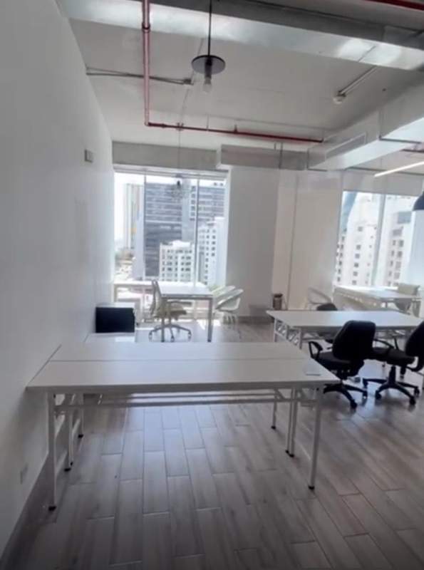 Bright open plan workspace with minimalist decor PH Office 77 San Francisco Panama