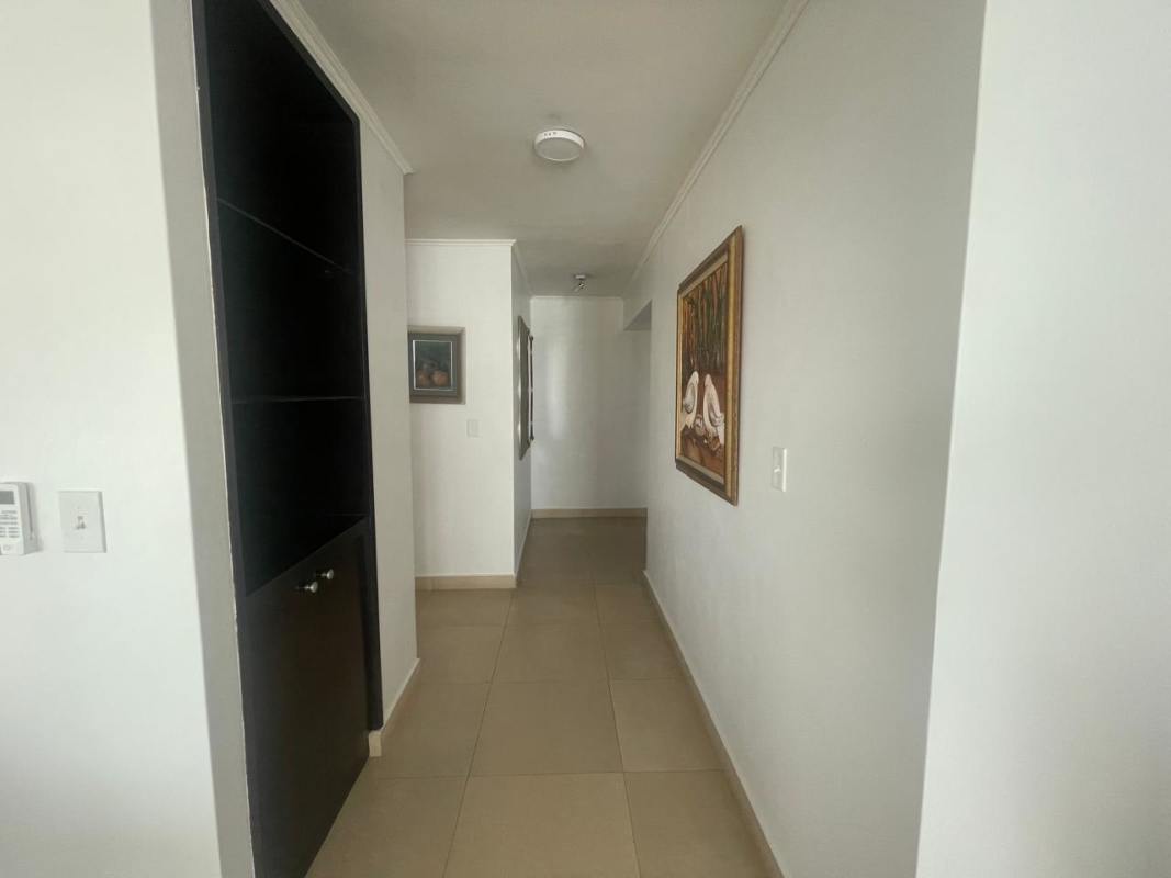 Bedroom with closet, air conditioning, ceiling fan PH 7400 San Francisco Panama apartment