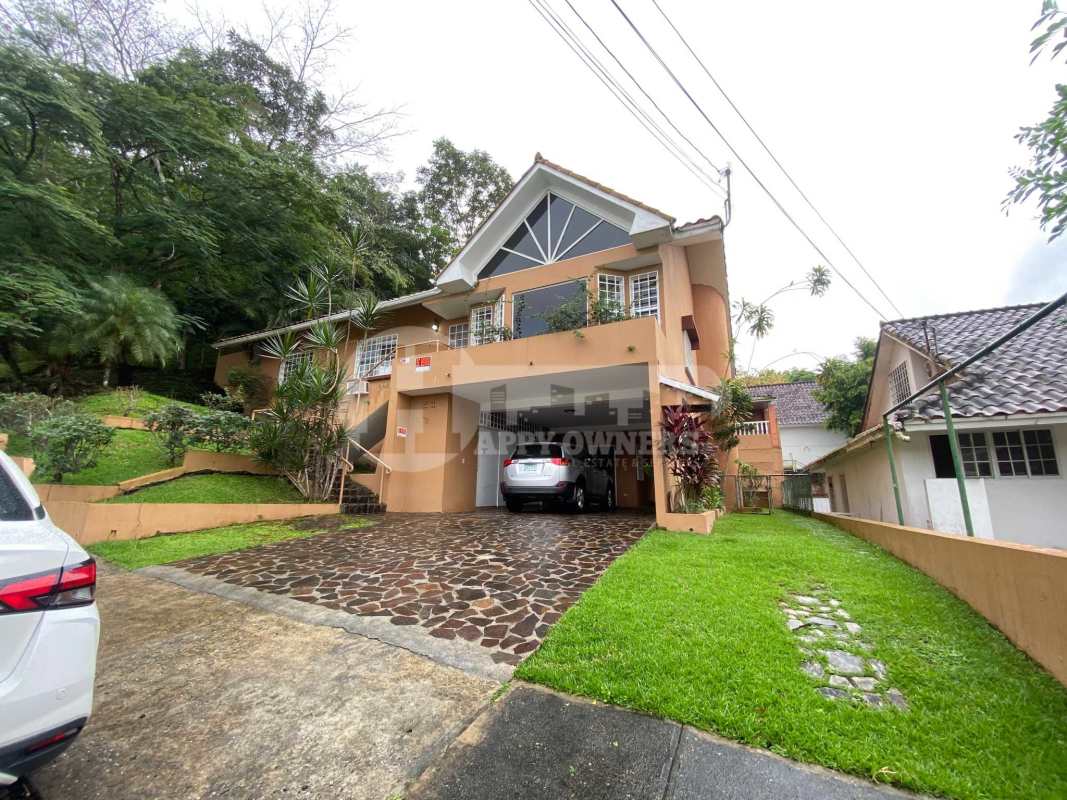 Dining room with vaulted ceiling large windows natural light La Montañesa house Panama