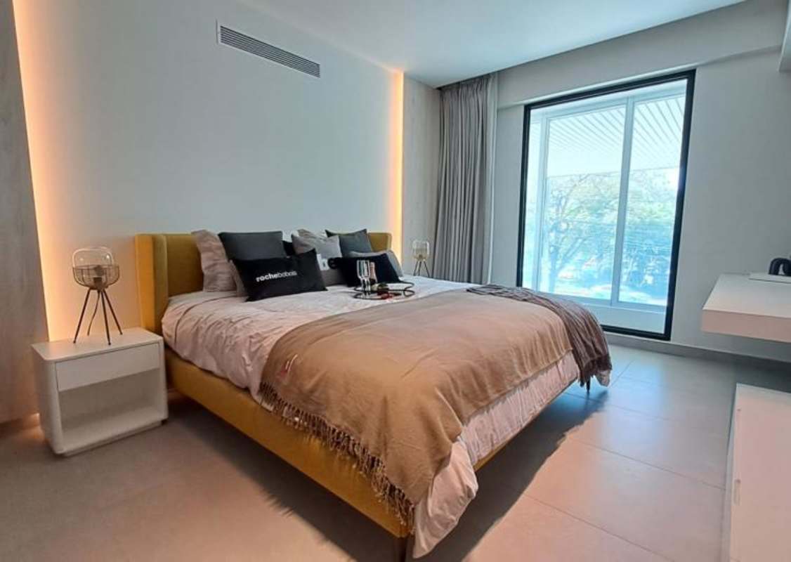 Intelligent 1BR Condo Suite PH Uptown Calle Uruguay