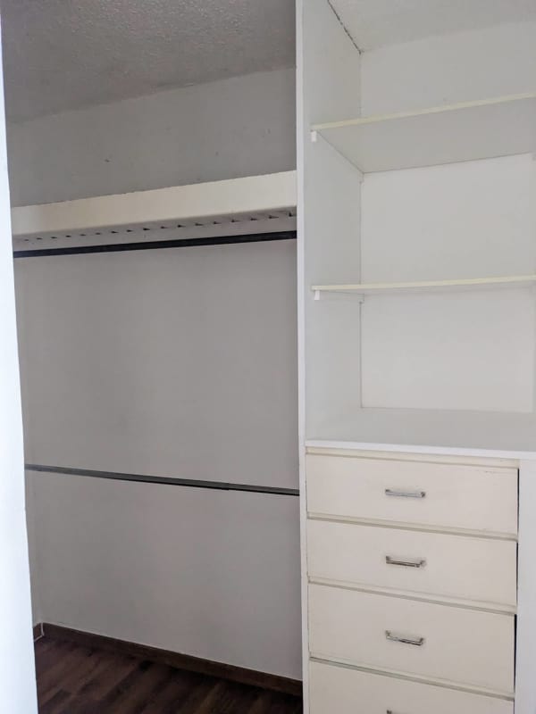 Bright apartment bedroom with closet and AC PH El Dorado Gardens Panama