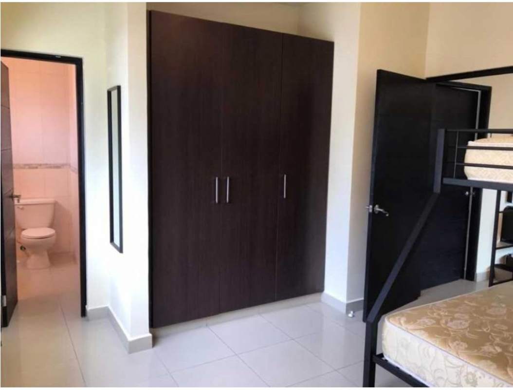 Bright bedroom with skyline view PH Galería Uno Obarrio Panama