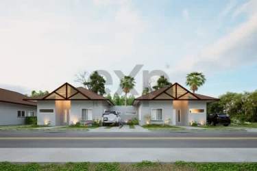 Green landscaped grounds with Bali-inspired villas in La Zahina near Playa Venao Panama