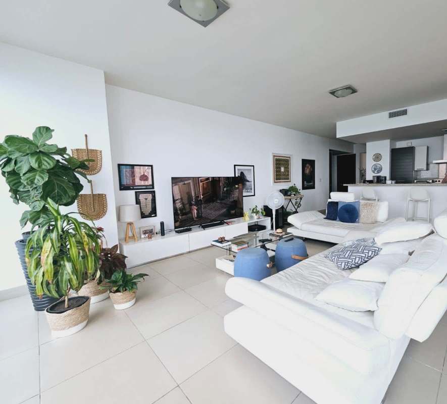 Open dining and bar space with panoramic ocean view at PH Oceanaire in Punta Pacifica