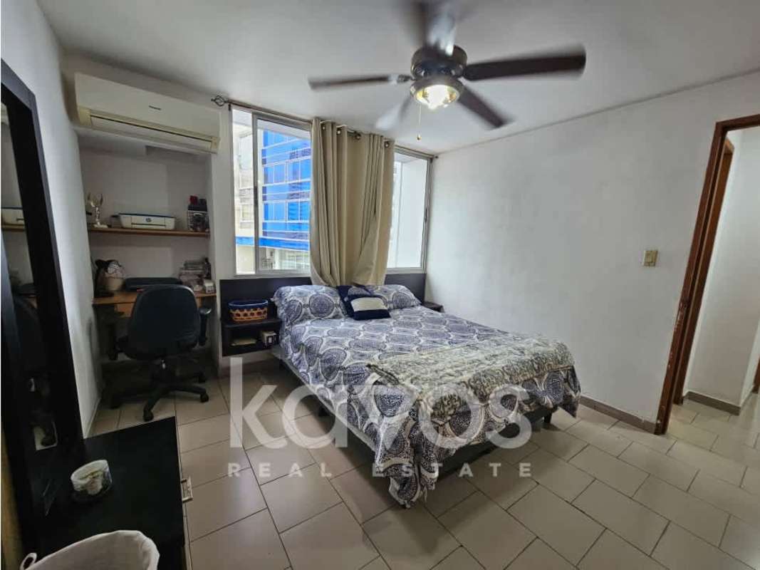 Bedroom with built-in closet AC ceiling fan balcony view PH Mar Plaza Panama