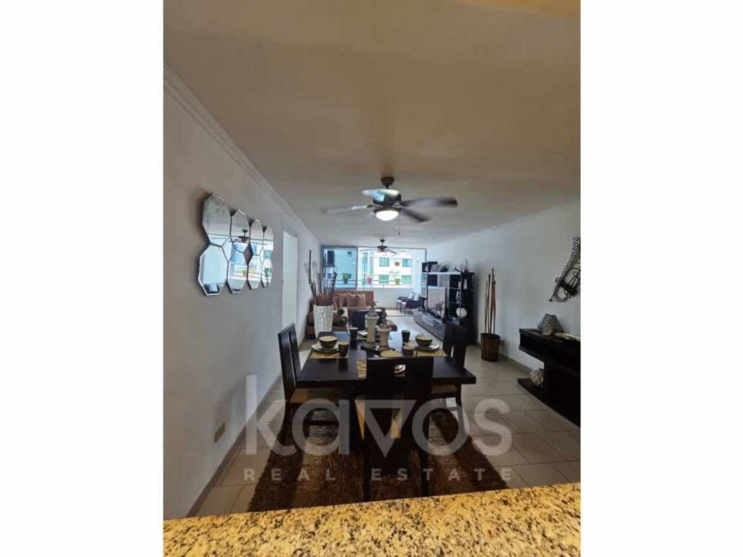 Second bedroom with AC ceiling fan built-in closet PH Mar Plaza Marbella Panama