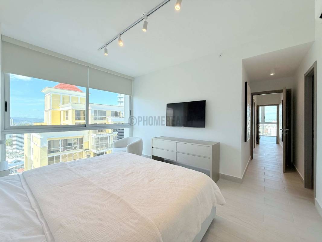 Elegant bathroom with glass shower contemporary vanity in PH Cosmopolitan Panama