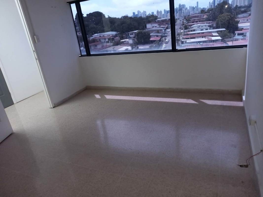 Office for Rent in Villa de las Fuentes Furnished Incl. Utilities