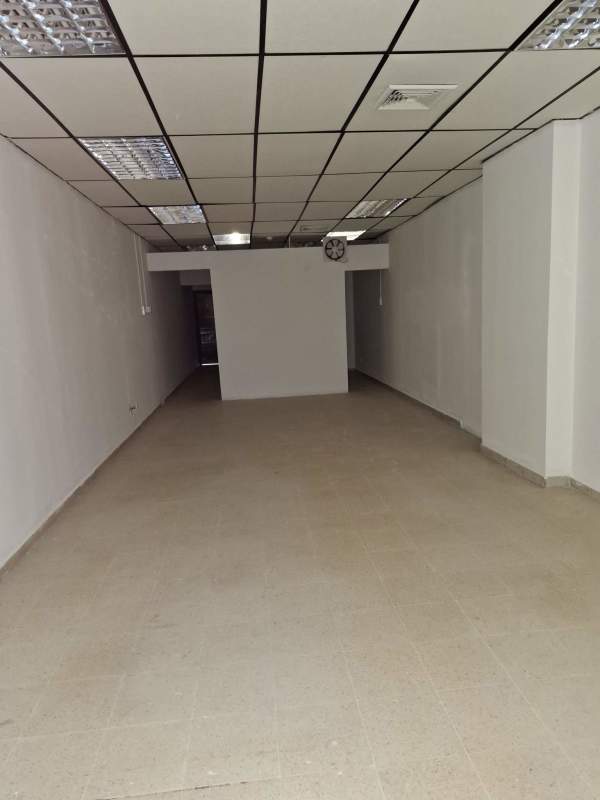 Unfurnished commercial space with drop ceiling and tiled floor in Villa de las Fuentes Panama