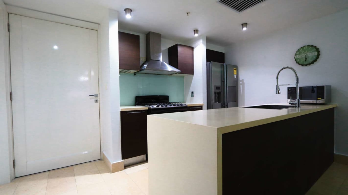 Spacious living area with ocean views at PH Yoo Panama luxury condo on Avenida Balboa