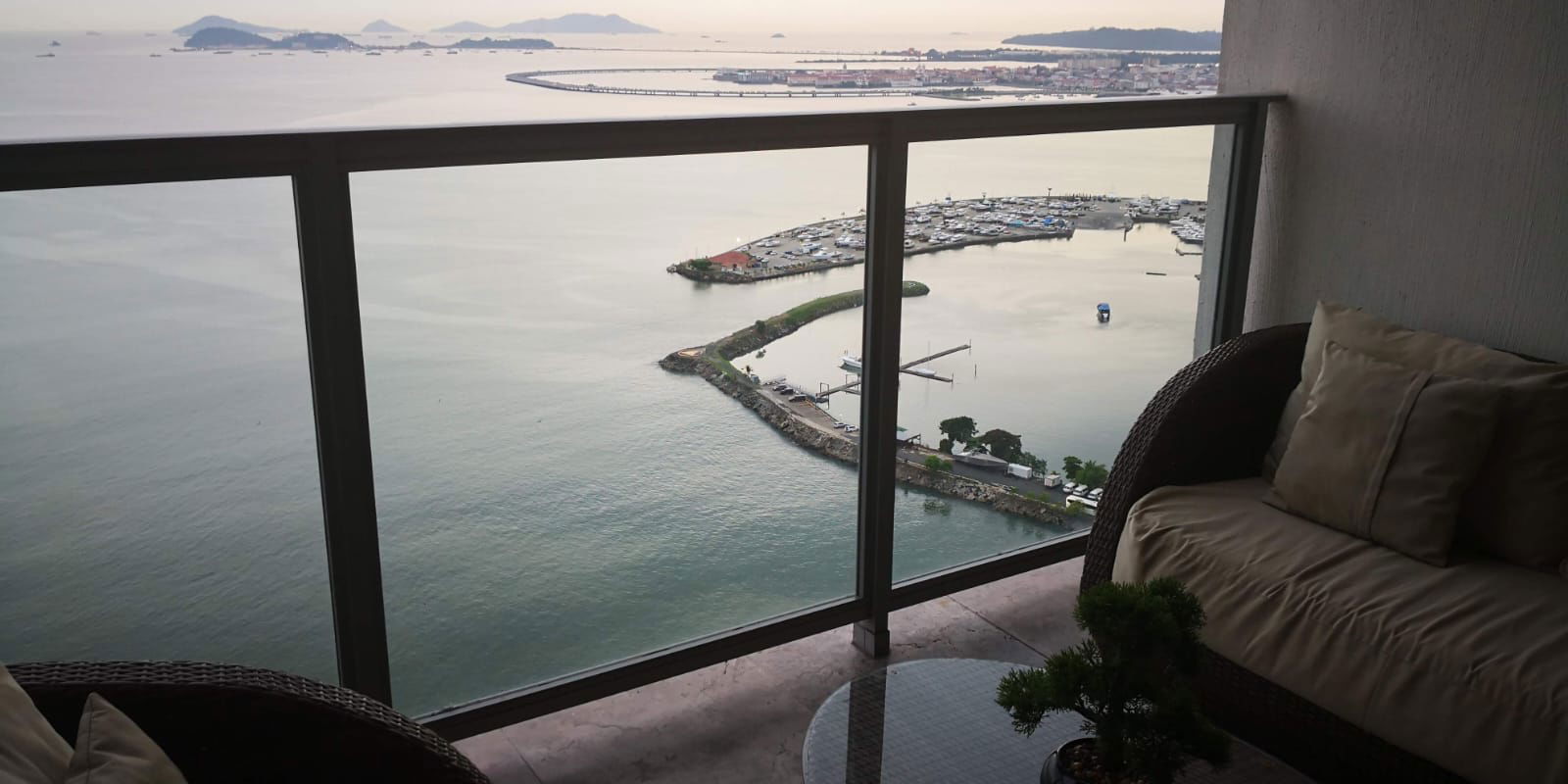 Oceanview 2BR Luxury Condo PH YOO Panama Avenida Balboa