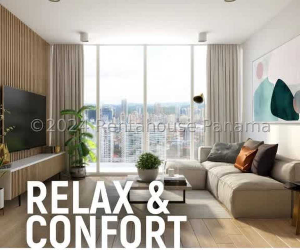 Bedroom with floor-to-ceiling windows overlooking Panama City skyline in Square 72 tower