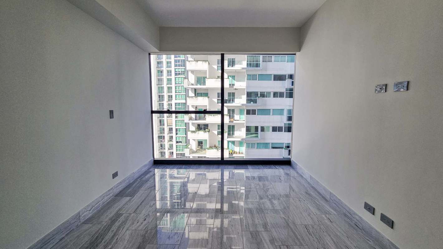 Modern bathroom with floating vanity and marble walls in PH BICSA Avenue Balboa Panama City