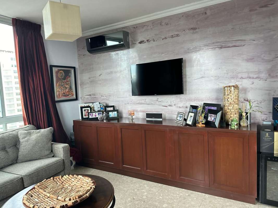 High Floor 3BR Condo with Den & Terrace Coco del Mar