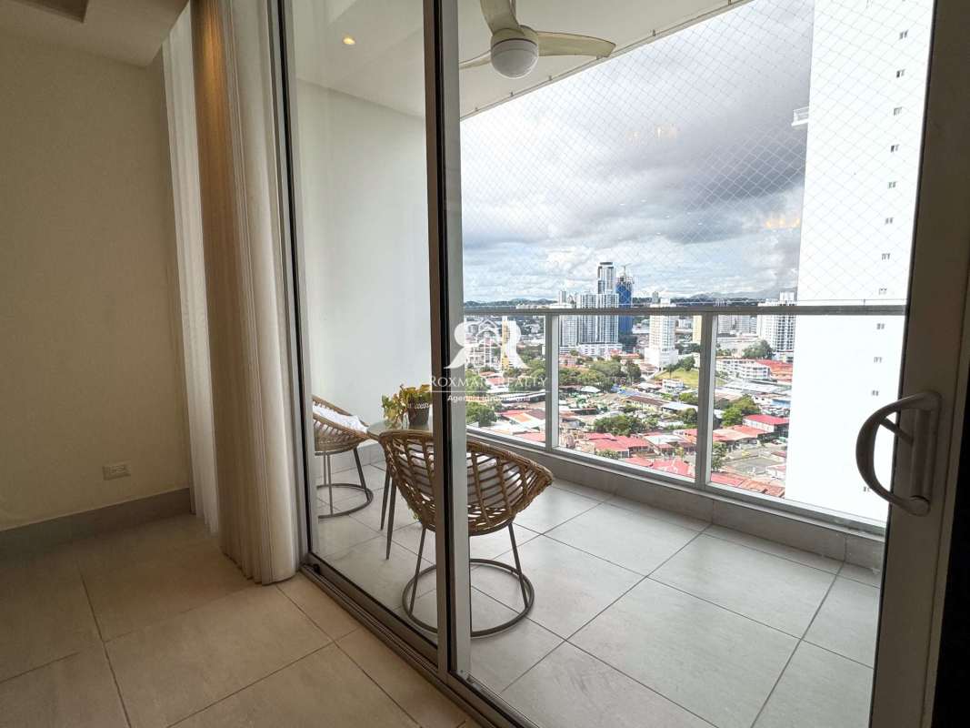 Bathroom with glass shower vanity modern tile PH Jade Tower San Francisco Panama