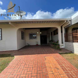 Large terrace perfect for events at house for sale La Chorrera Mastranto