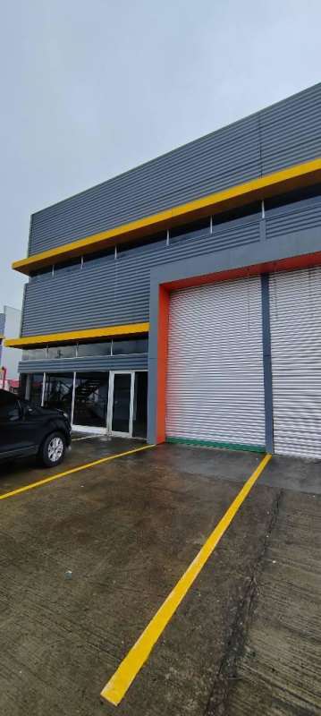 Industrial warehouse parking truck access Los Pueblos Juan Diaz Panama