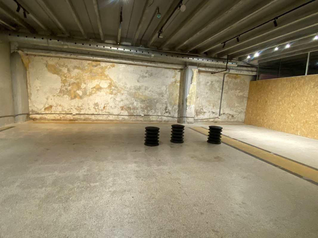 Unfinished industrial basement with exposed ceilings pipes commercial rental Casco Viejo