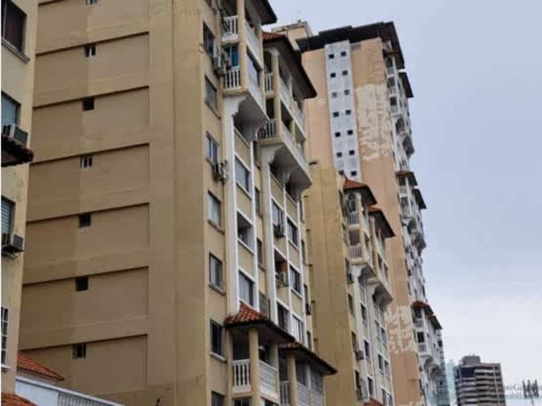 Multi-story apartment building balconies PH Plaza Bella Vista Bella Vista Panama