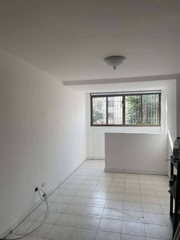 Empty bedroom tiled floor AC PH Plaza Bella Vista Bella Vista Panama