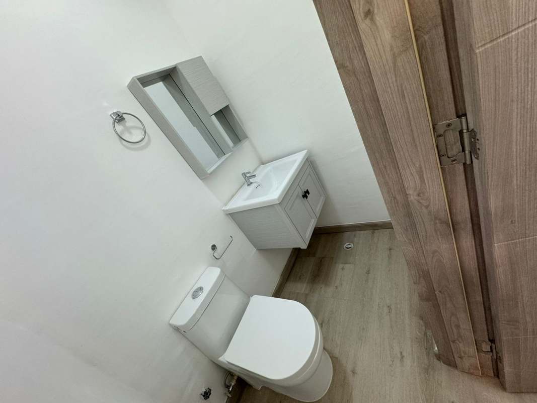 Infinity pool and Jacuzzi with skyline views atop PH The Cosmopolitan San Francisco Panama