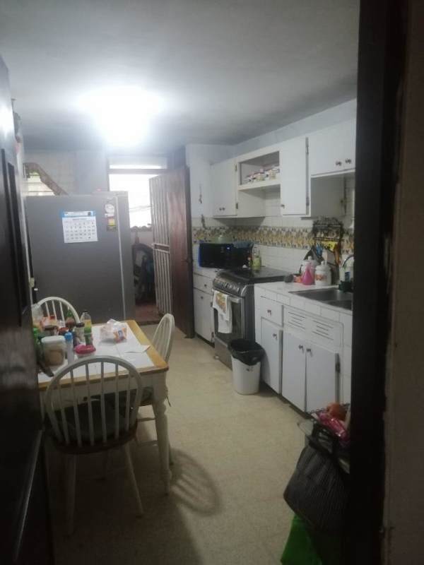 Private swimming pool with patio fenced garden at Villa de las Fuentes Betania Panama