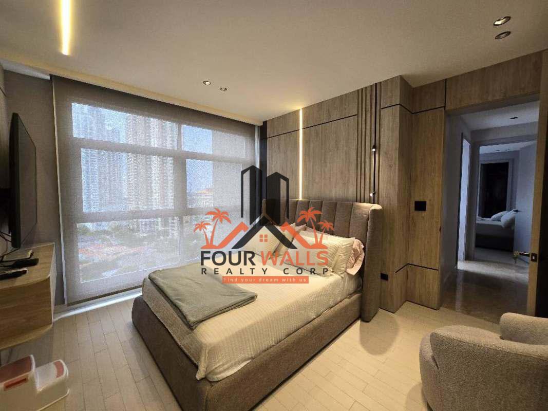 Luxury bathroom with marble tiles, glass shower in PH Q Tower Punta Pacifica