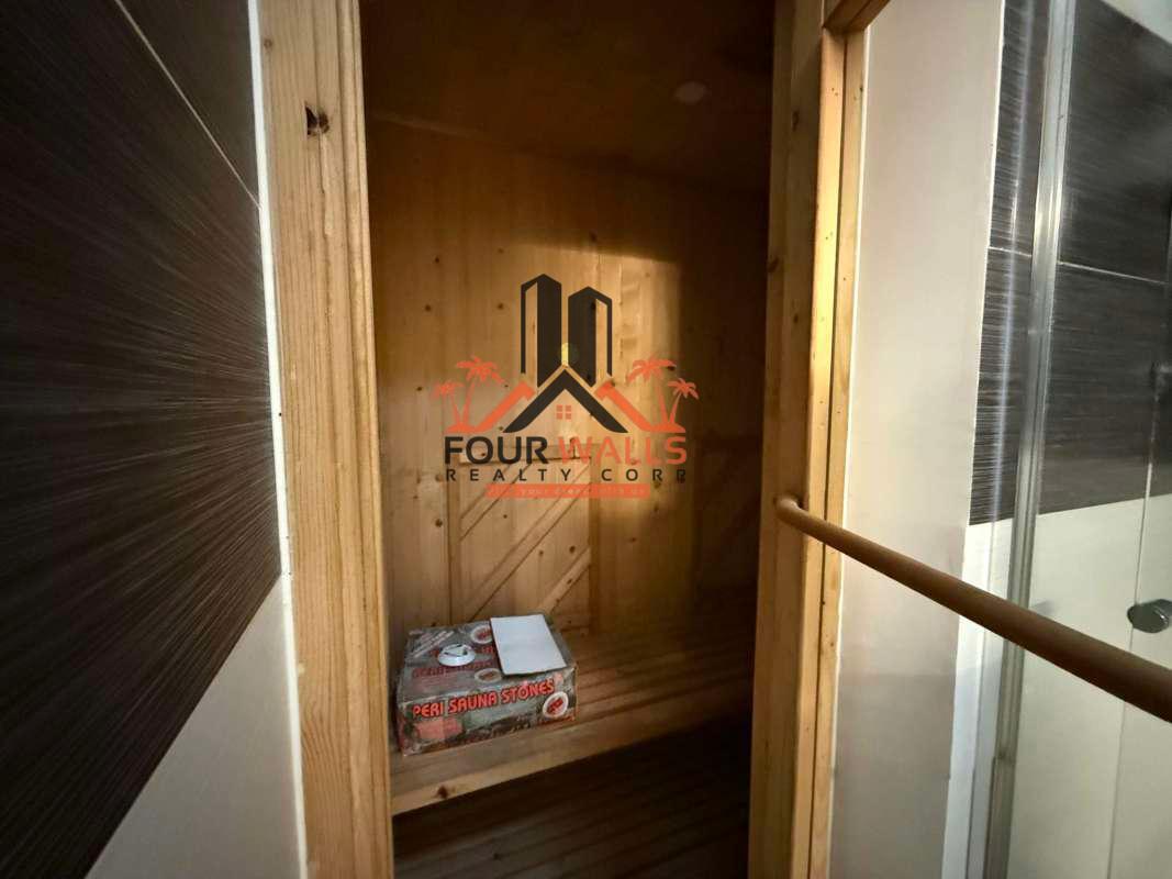 Stylish open kitchen with granite countertops in PH Quadrat Punta Pacífica Panama