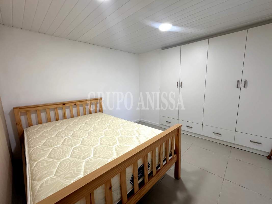 Closet space inside Ancón Balboa rented studio apartment Panama