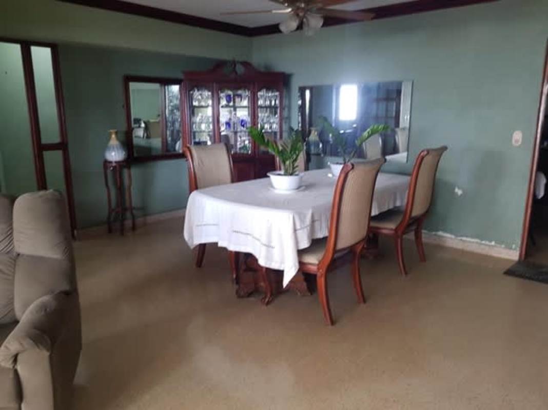 Private balcony city and ocean view PH Anayansi Bella Vista Panama City