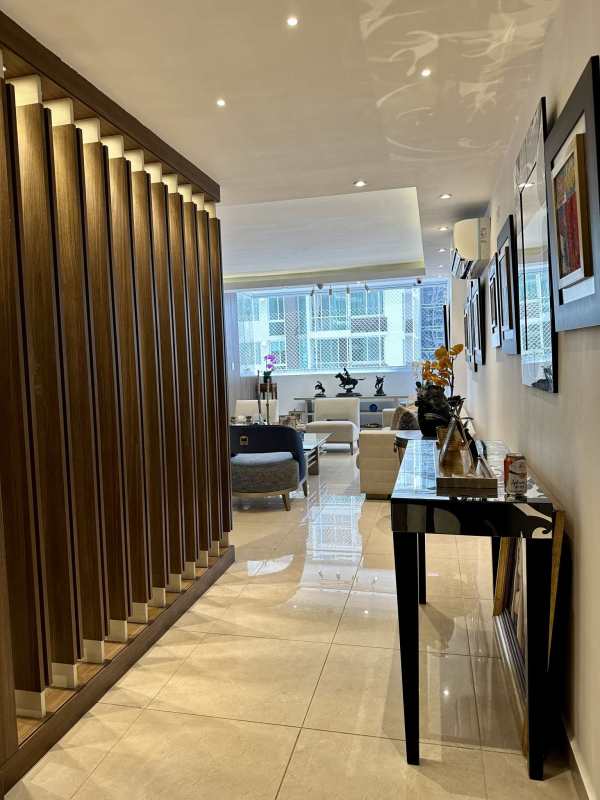 Open concept living and dining with porcelain floors, balcony to city view in PH Sophia Tower Obarrio Panama